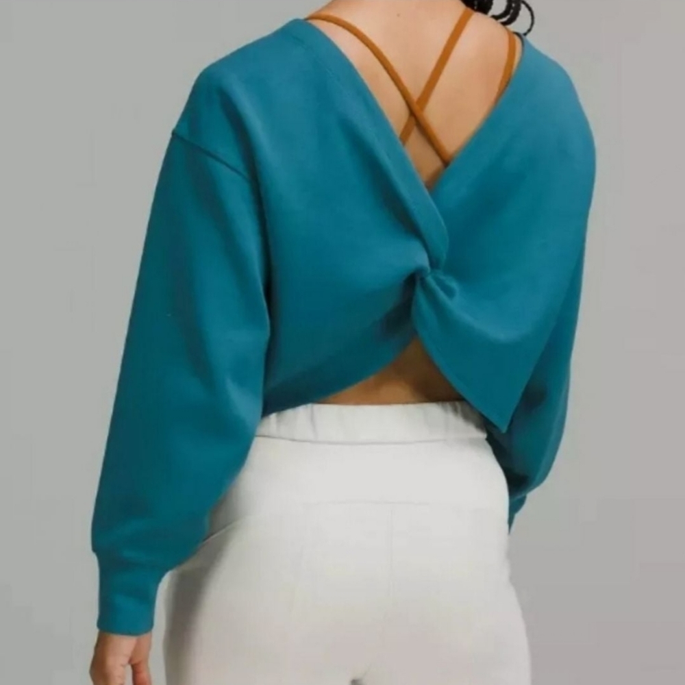 Lululemon Twist Back To Front Size 0 - Capture Blue